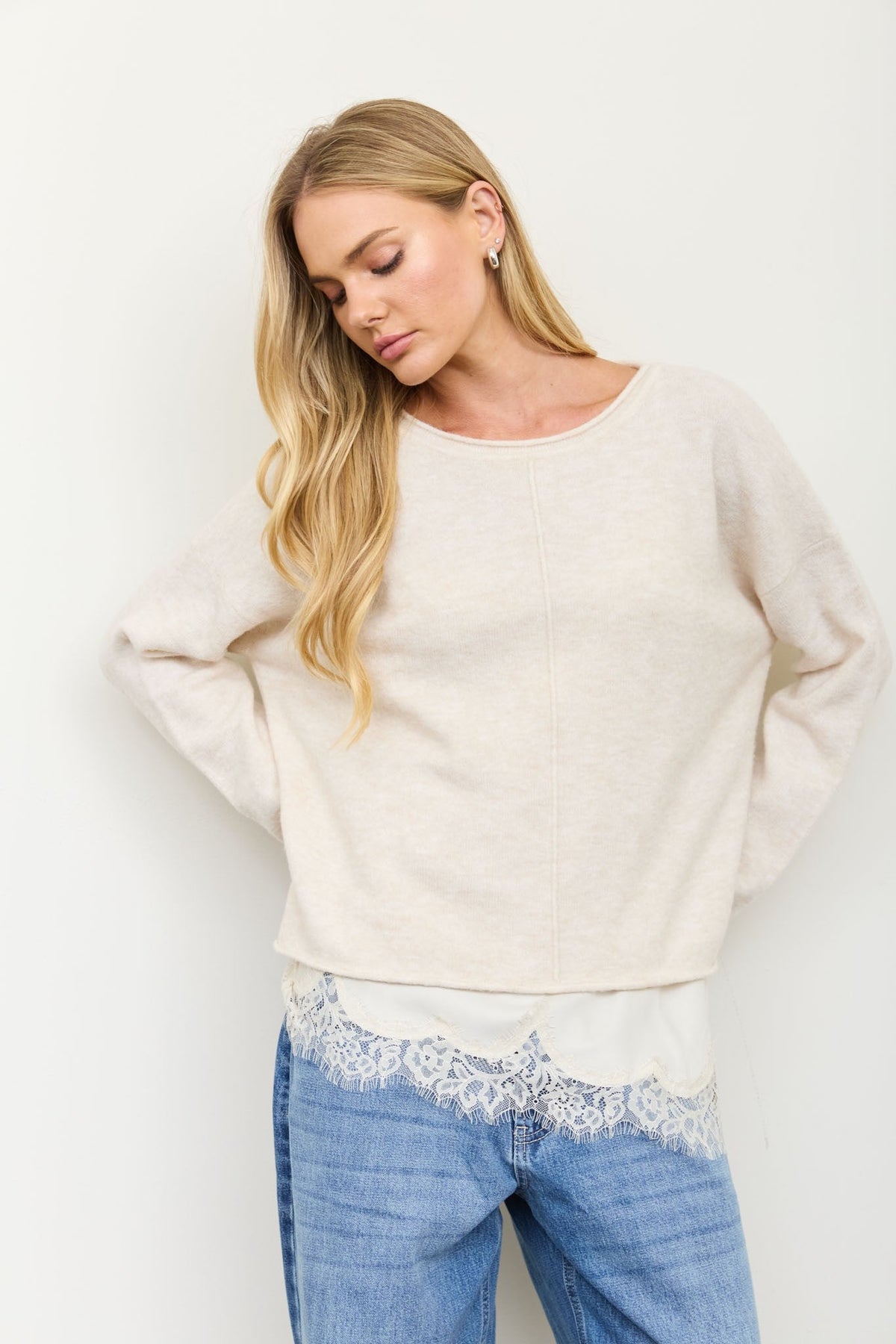 CENTER SEAM ROLLED NECK KNIT SWEATER