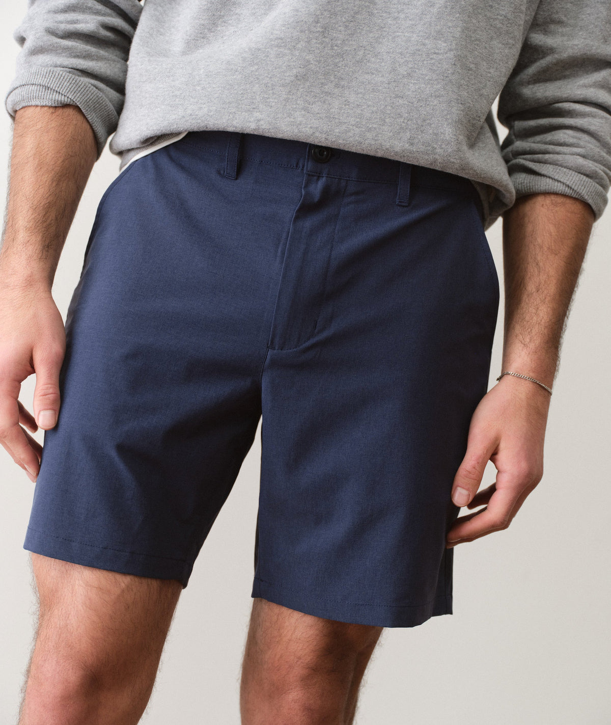 7" Hybrid Short