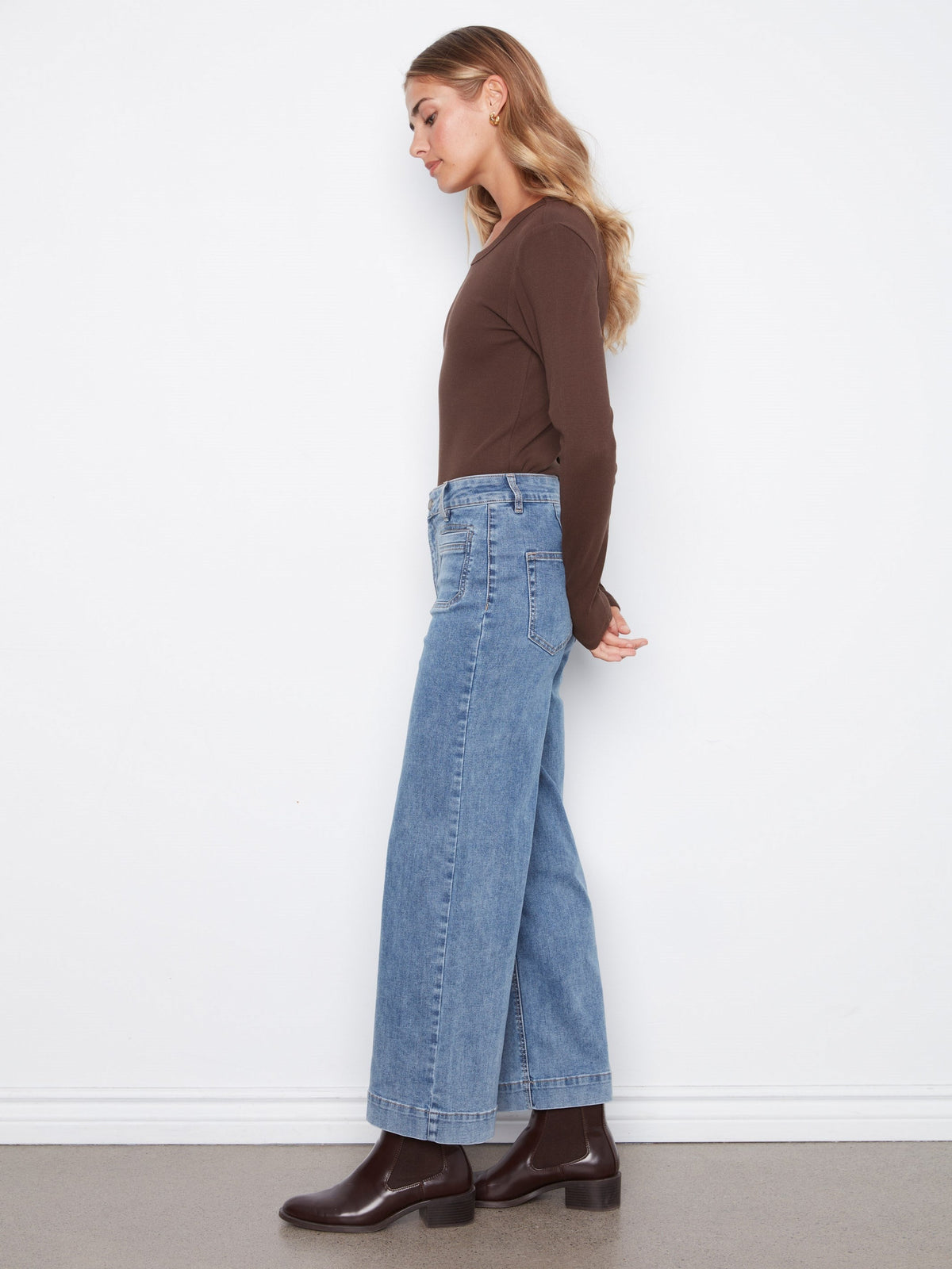 Cropped Patch Pocket Wide Leg Jeans - Medium Blue