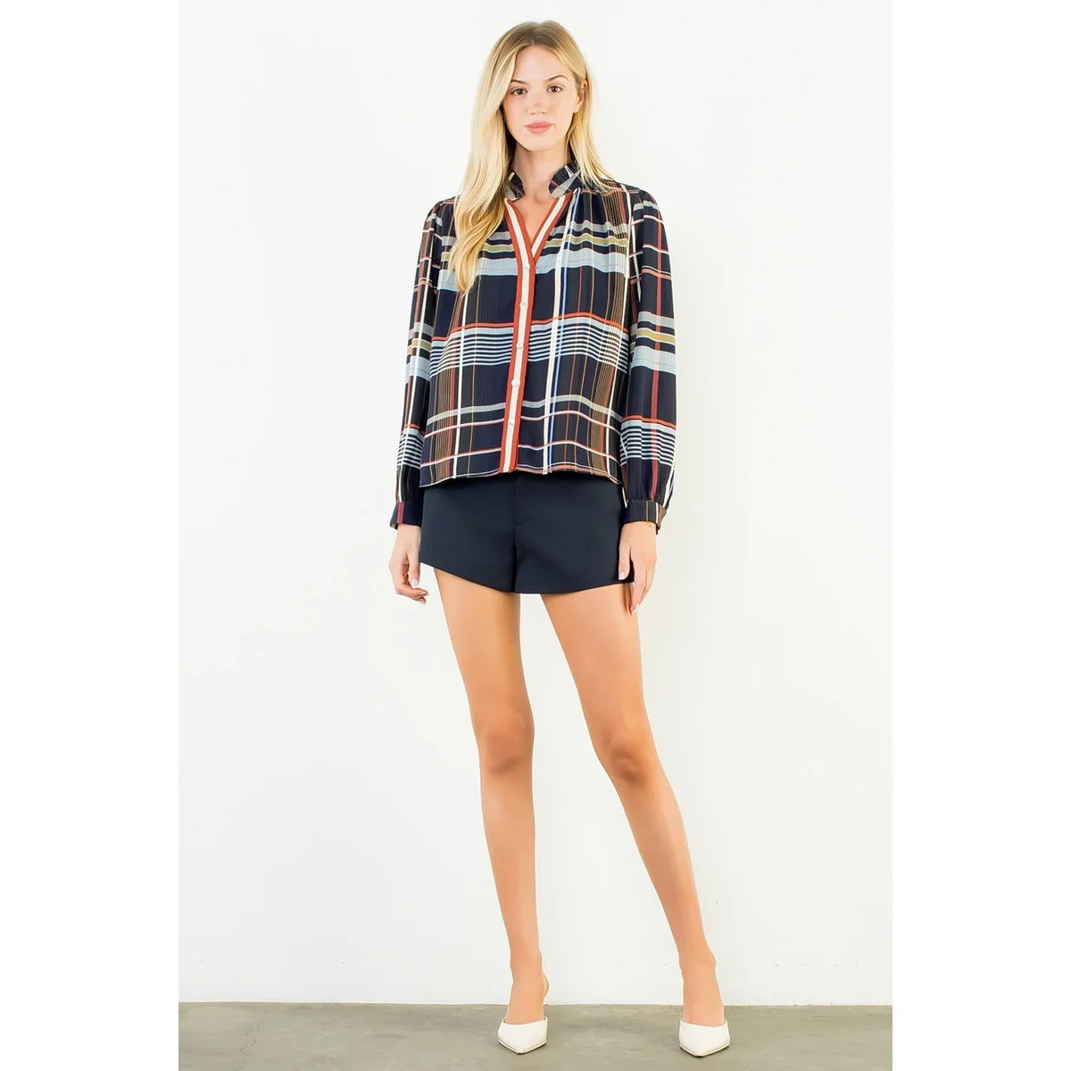 PLAID LONG SLEEVE BUTTON TOP